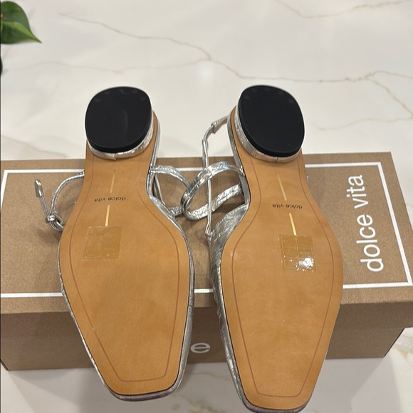 Dolce Vita Silver Flats with Textured Metallic Finish - Picture 4 of 5